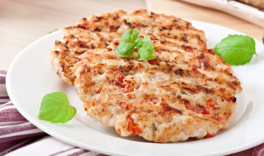 Burger di pollo con verdure grigliate